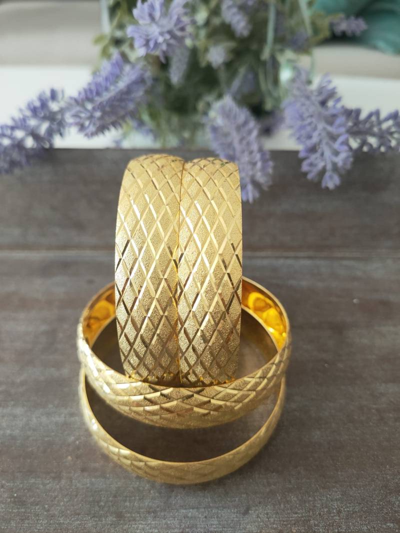 Adana Burma Yildizli Model 2 Bilezik Gold Armreifen 22 Karat Vergoldet 1, 5cm Adana Burma Yildizli Model 2 Bilezik Gold Armreifen 22 Karat Vergoldet 1, 5cm von FlamingoJuwelier
