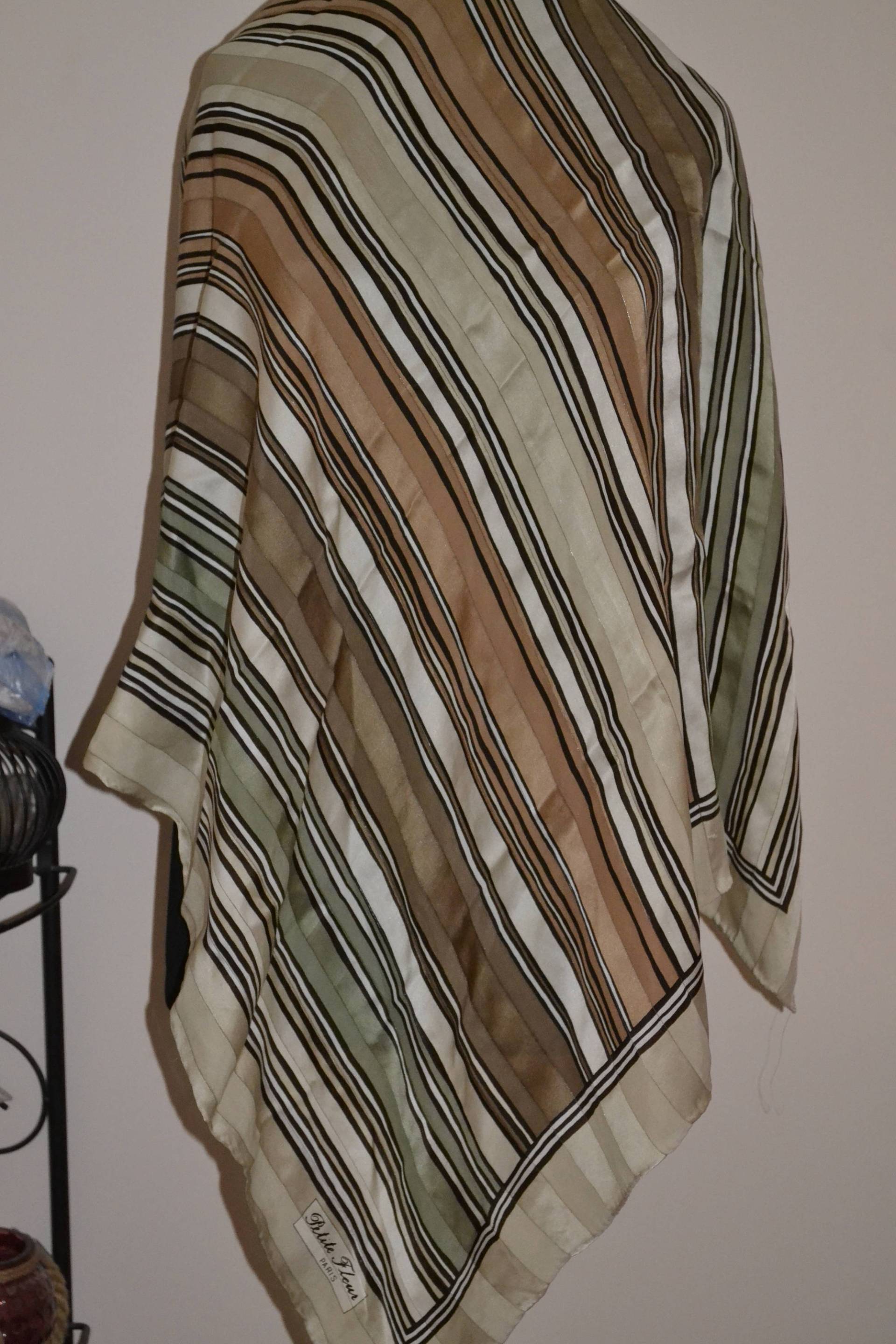 Vintage Seide Schal "Petite Fleur" Paris von FlapperGirlFinds