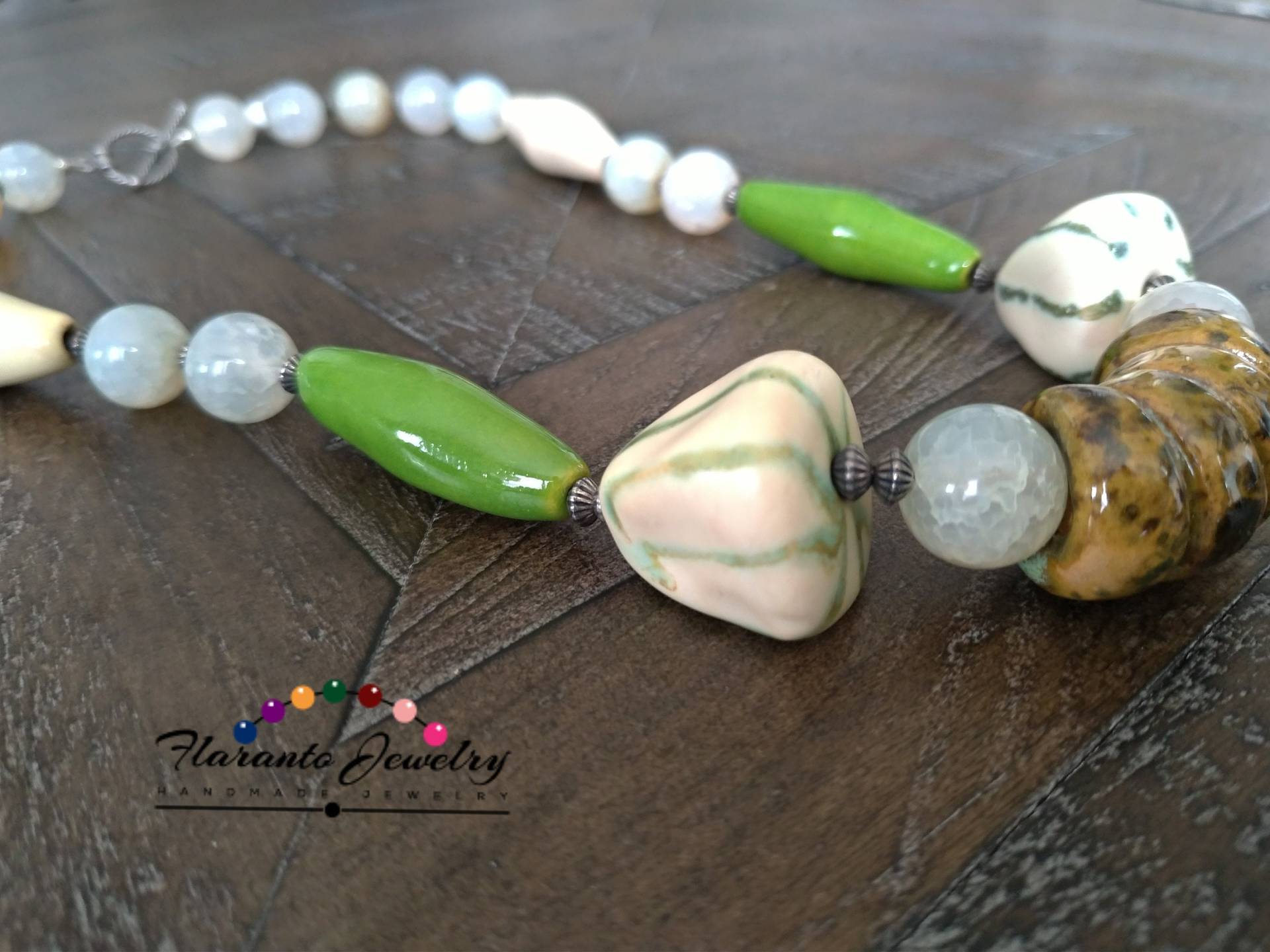 Beige Cone Kazuri Halskette, Statement Edelstein Achat Perlen Antik Sterling Silber Geschenk Für Sie von FlarantoJewelry