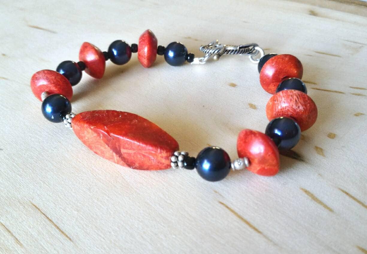 Blaue Azure Armband, Perlen Swarovski Rote Koralle Antik Urlaub Geschenke Für Sie Unter 50 von FlarantoJewelry
