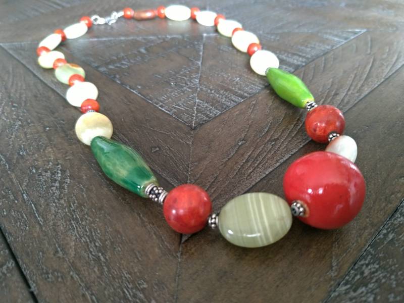 Grüne Statement Halskette, Kazuri Antik Silber Natürliche Onyx Rote Koralle Tube Perlen Geschenk Für Sie Grüne Statement Halskette, Kazuri Antik Silber Natürliche Onyx Rote Koralle Tube Perlen Geschenk Für Sie von FlarantoJewelry