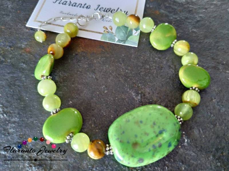 Grünes Armband, Kazuri Sterling Silber Statement Edelstein Jade Geschenk Für Sie Grünes Armband, Kazuri Sterling Silber Statement Edelstein Jade Geschenk Für Sie von FlarantoJewelry