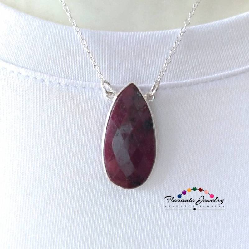 Rubin Teardrop Doppel Kaution Anhänger, Sterling Silber Kette Halskette, Edelstein Und Geschenk Für Sie von FlarantoJewelry