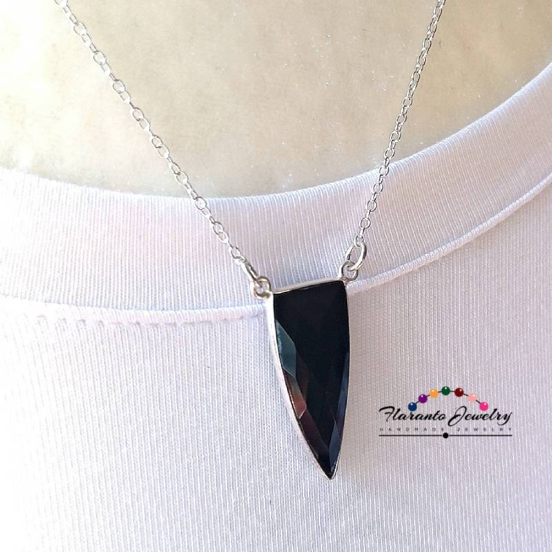 Schwarze Onyx Anhänger, Sterling Silber Schwarze Kette Halskette, Edelstein Und Schwarz Geschenk Für Sie Schwarze Onyx Anhänger, Sterling Silber Schwarze Kette Halskette, Edelstein Und Schwarz Geschenk Für Sie von FlarantoJewelry