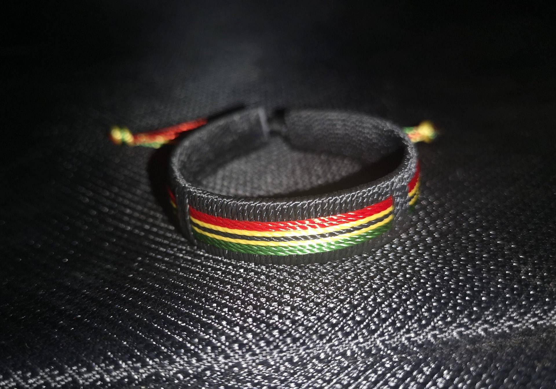Ghana - Armband Von Lokalen Künstlern Aus Kenia Ghana - Armband Von Lokalen Künstlern Aus Kenia von FlashYourHeritage