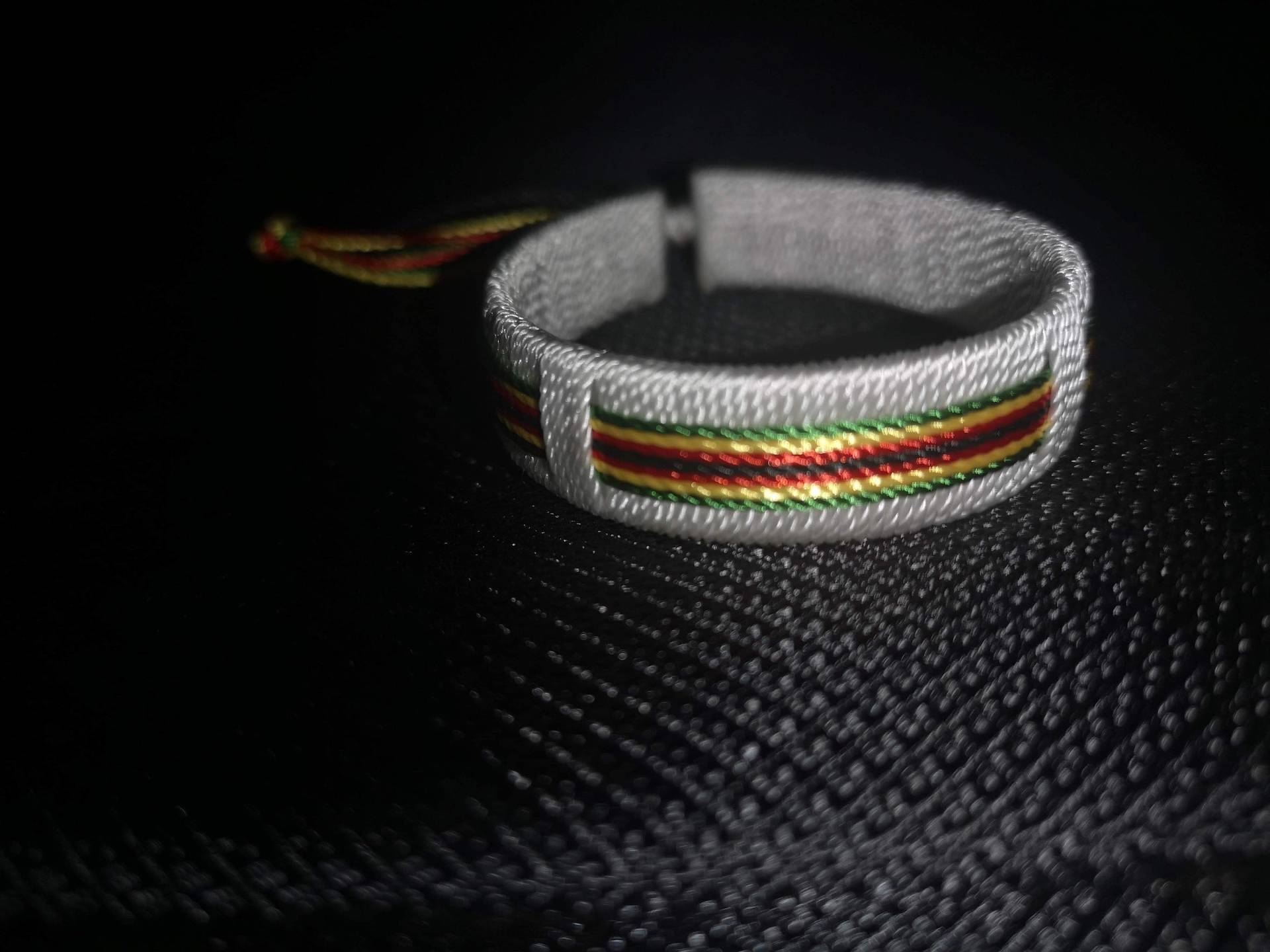 Simbabwe - Armband Von Lokalen Künstlern Aus Kenia Simbabwe - Armband Von Lokalen Künstlern Aus Kenia von FlashYourHeritage