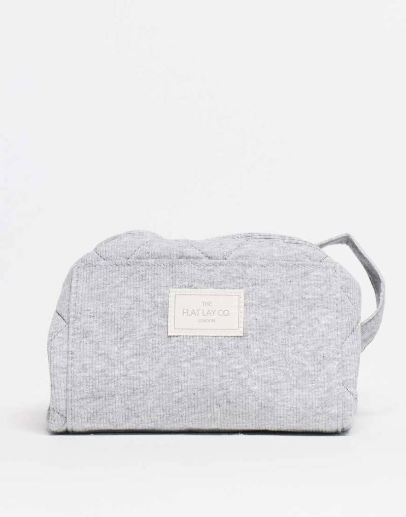 The Flat Lay Co. - Kosmetiktasche zum flachen Aufklappen mit Tunnelzug in der Farbe Cosy Cotton-Grau von Flat Lay Company
