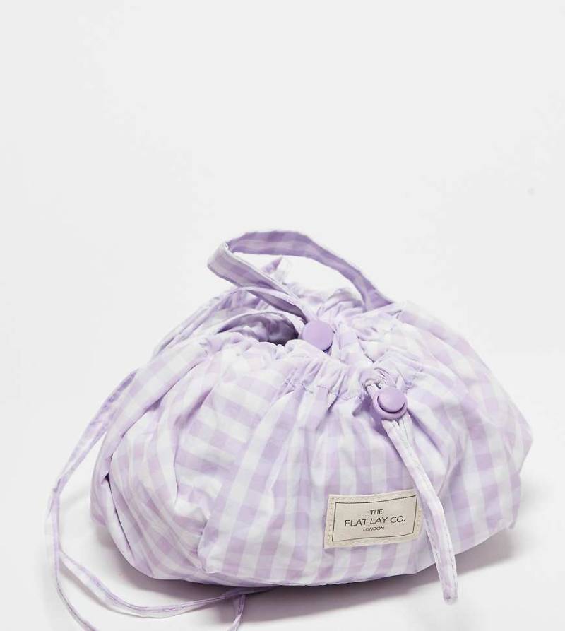 The Flat Lay Co. x ASOS Exclusive - Make-up-Tasche in Flieder mit Vichy-Karos und Kordelzug-Lila von Flat Lay Company
