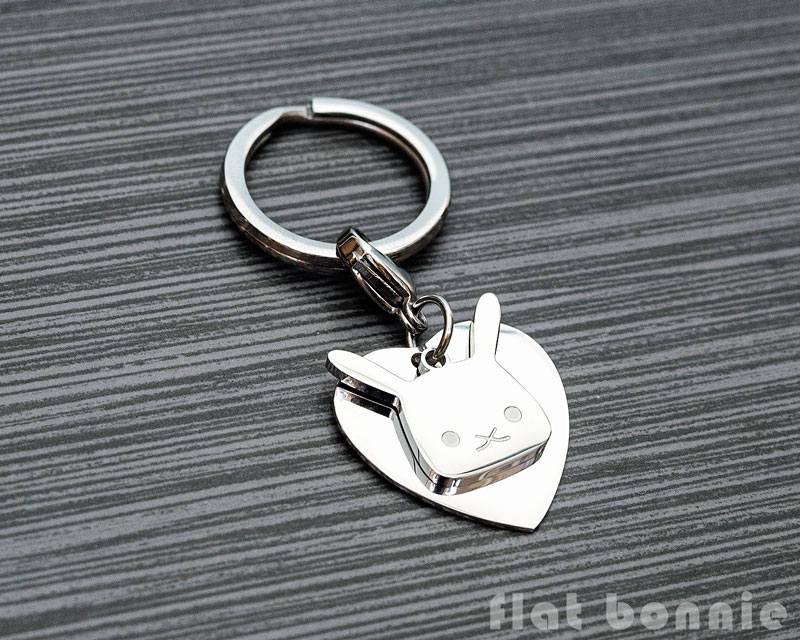 Kawaii Kaninchen Schlüsselanhänger Edelstahl Herz Charm von FlatBonnie