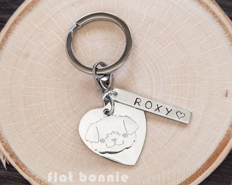 Personalisierter Hunde Schlüsselanhänger Kawaii Anhänger, Hand Gestempelt Haustier Gedenkstätte von FlatBonnie