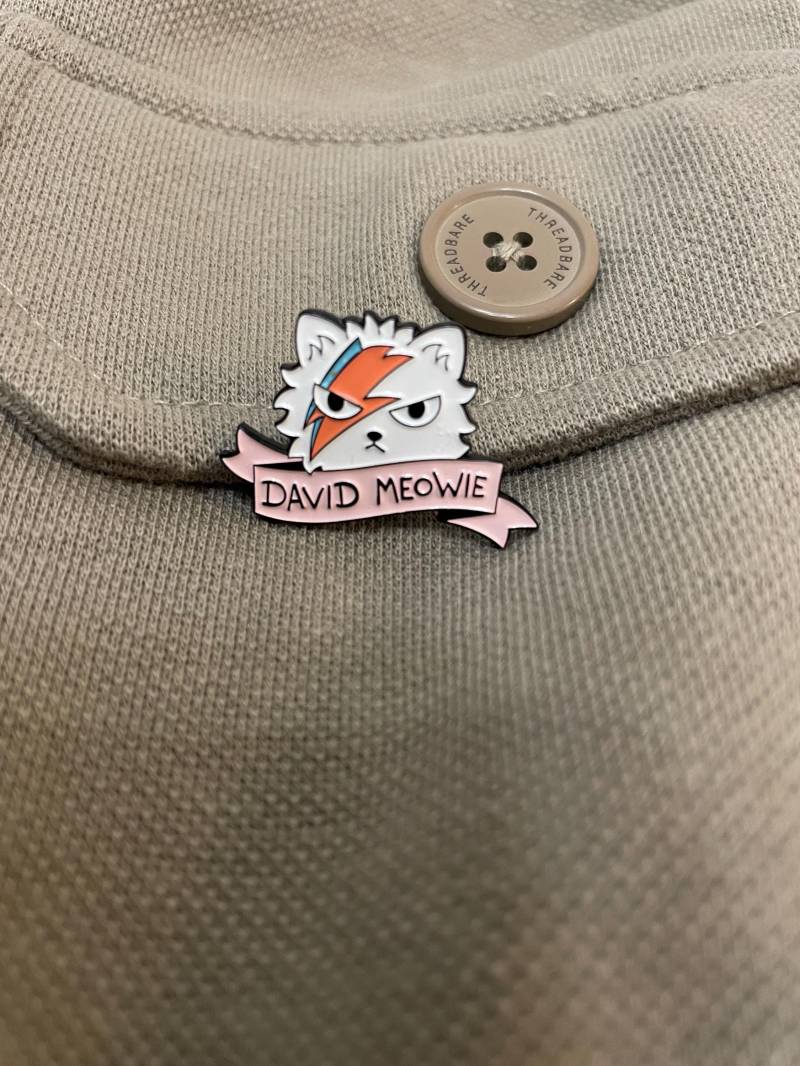 Emaille-Pin "David Meowie" - Nerdig & Minimalistisch, Anstecker von FlauschFandom