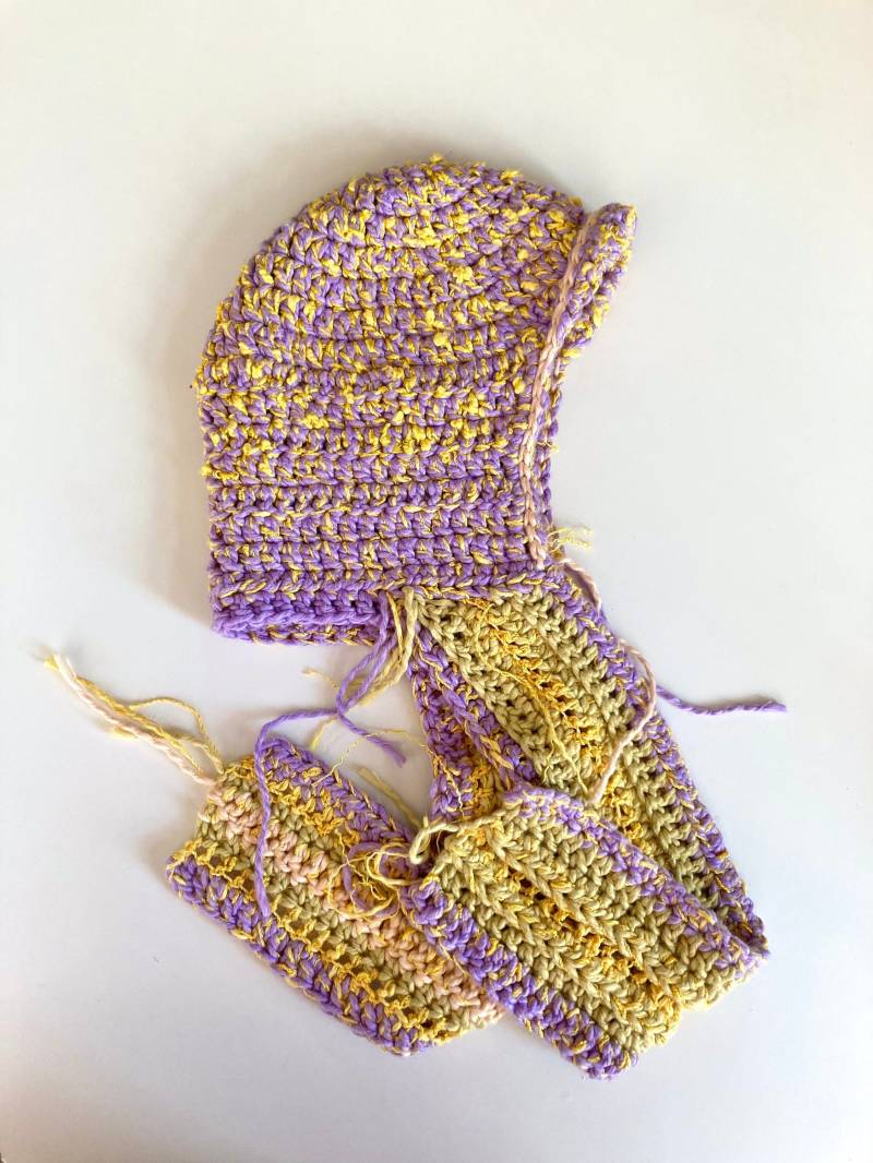Lila Häkel-Bonnet Balaclava Mit Schal Lila Häkel-Bonnet Balaclava Mit Schal von FlaushArt