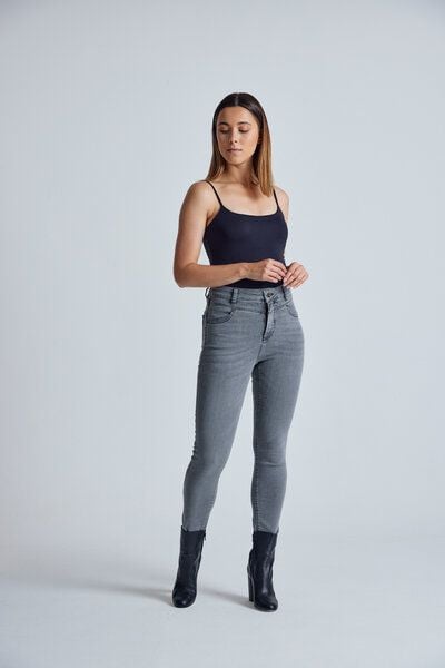 Flax and Loom High Waist Skinny Jeans Modell: Nina von Flax and Loom