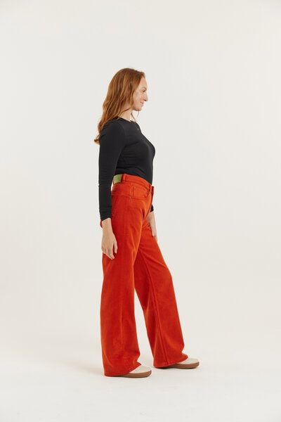 Flax and Loom Tencel-Baumwoll Jeans Straight Fit Modell: Dinah von Flax and Loom