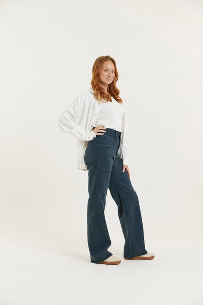 Flax and Loom Tencel-Baumwoll Jeans Straight Fit Modell: Dinah von Flax and Loom