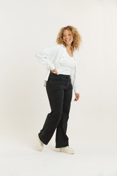 Flax and Loom Tencel Wide Leg Jeans Modell: Etta von Flax and Loom