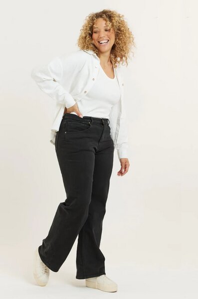 Flax and Loom Wide Leg Jeans Modell: Etta von Flax and Loom