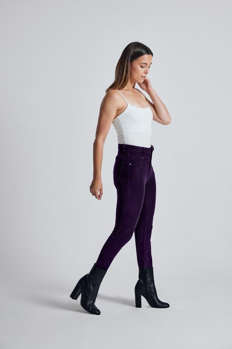 High Waist Cordhose Modell: Nina High Waist Cordhose Modell: Nina von Flax and Loom
