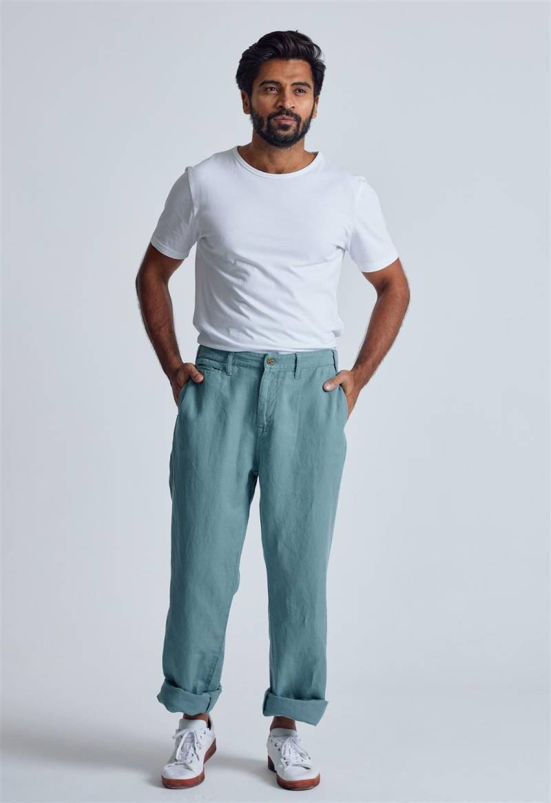Leinen Chino Relaxed Fit Modell: Bird von Flax and Loom