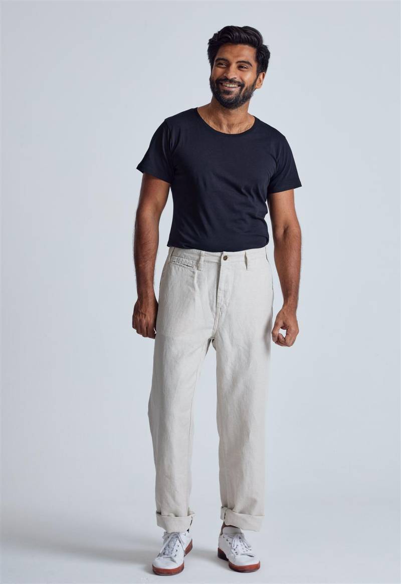 Leinen Chino Relaxed Fit Modell: Bird von Flax and Loom