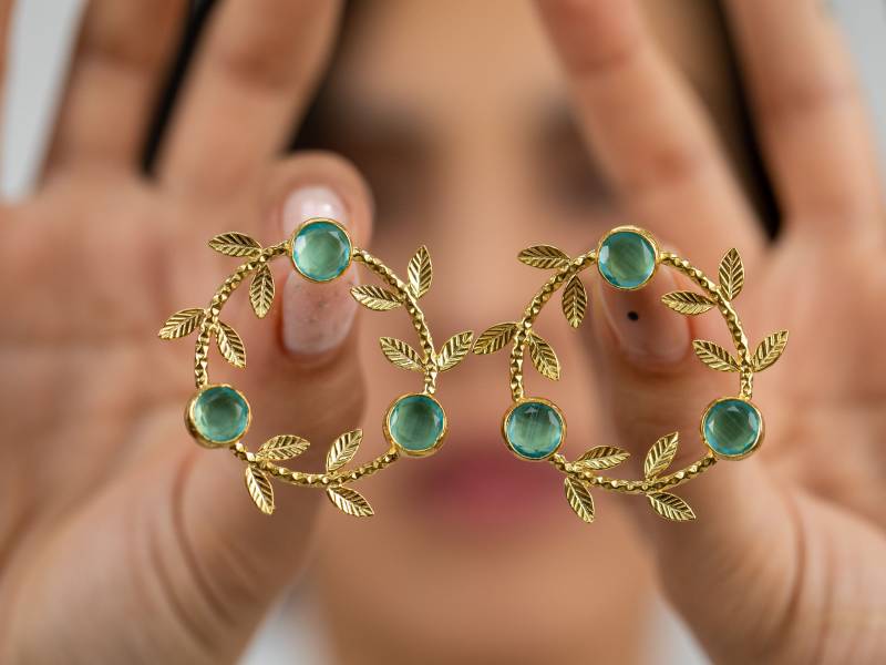 Handgemachte Zirkon Vergoldete Olivenzweig Baumeln Ohrringe Neujahr Geschenk Für Sie von Flechazojewelry