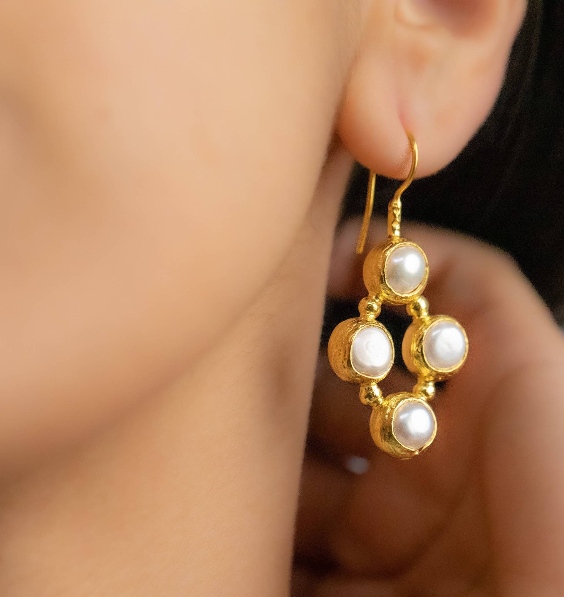 Handmade 22K Vergoldete Mutter Der Perle Baumeln Ohrringe Neujahr Geschenk Für Sie von Flechazojewelry