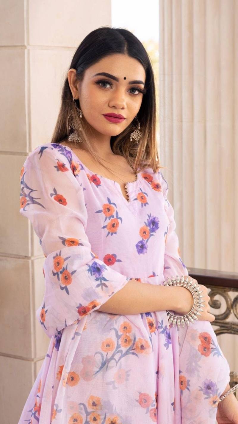 Lavendel Gangaur Bedruckt Organza Anarkali von FledglingWings