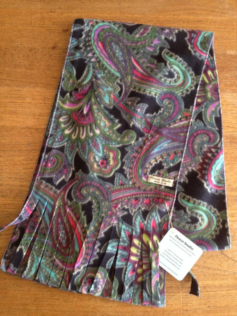 Paisley Floral Fleece Schal Mit Fransen, Extra Weicher Schal, Geschenke Für Lehrer, Made in Santa Fe, Nm, Waschbar von FleeceStudio