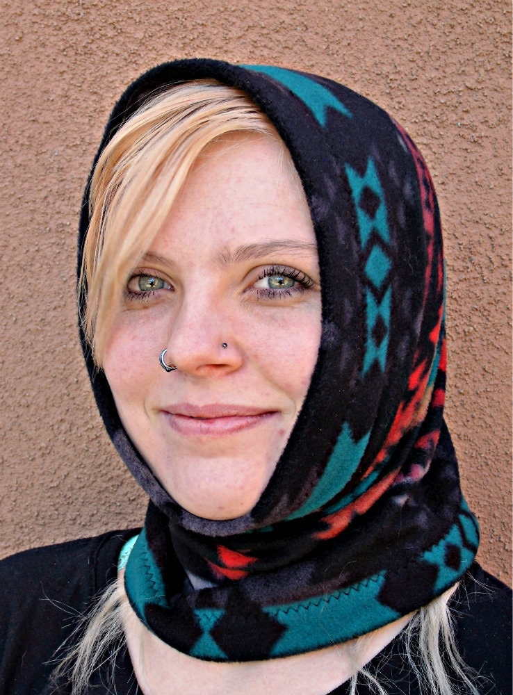 Schwarze Schlucht Print Fleece Kapuze, Stirnband, Halswärmer Southwestern Style von FleeceStudio