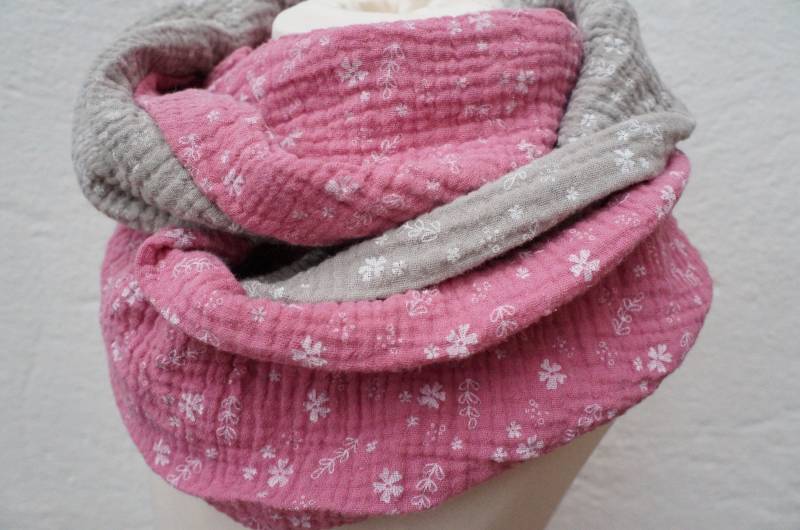 Loopschal Musselin Blümchen Dame von FleerlingDesign