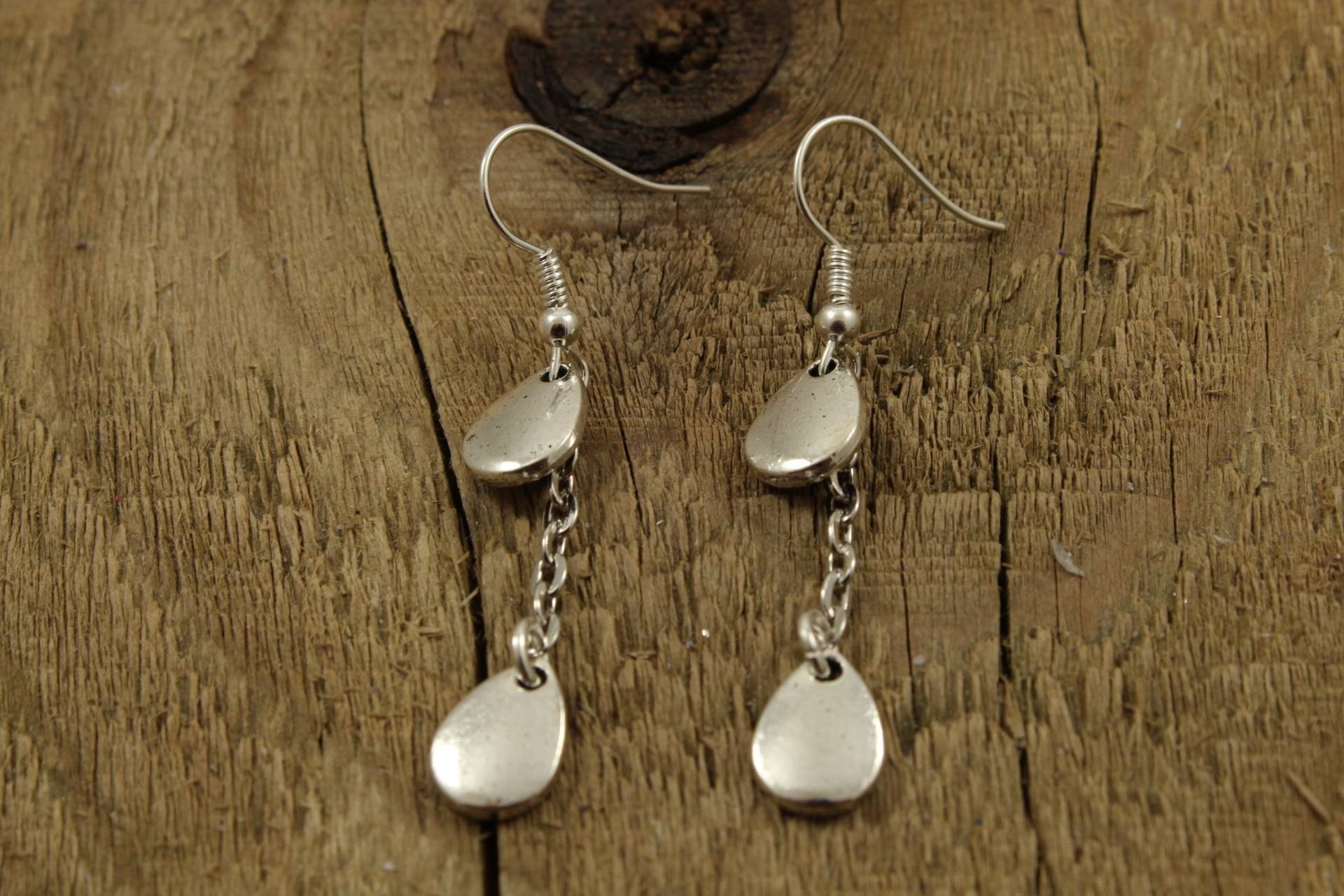 Silber Tropfen Ohrringe, Baumeln Tränen Ohrringe, Charme Ohrringe von Fleetbeads