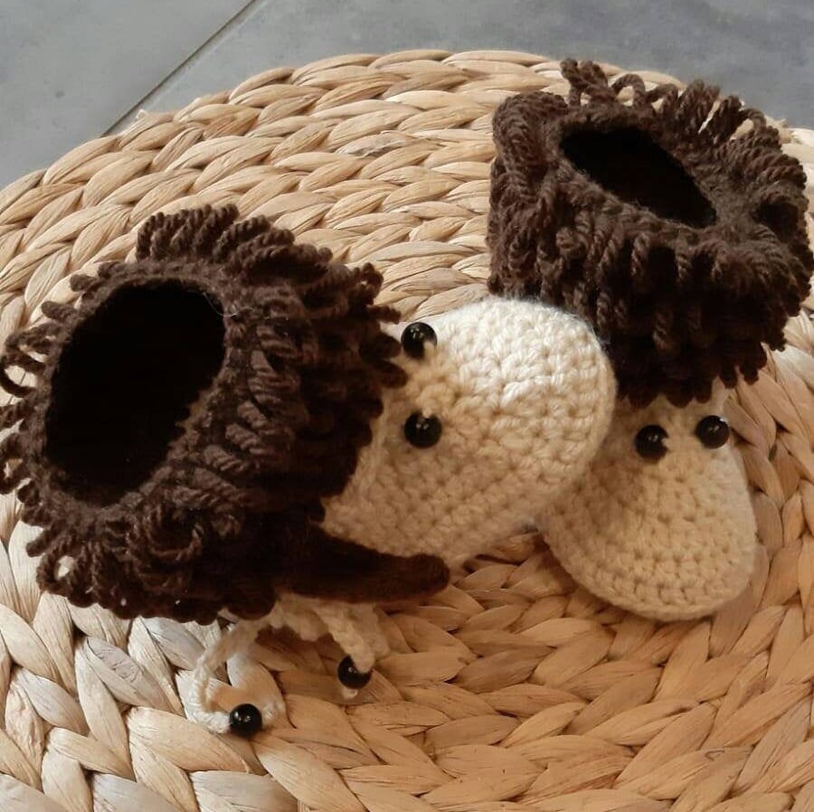 Babyschuhe, Babypantoffeln, Babykleidung von Fleissigeelfen