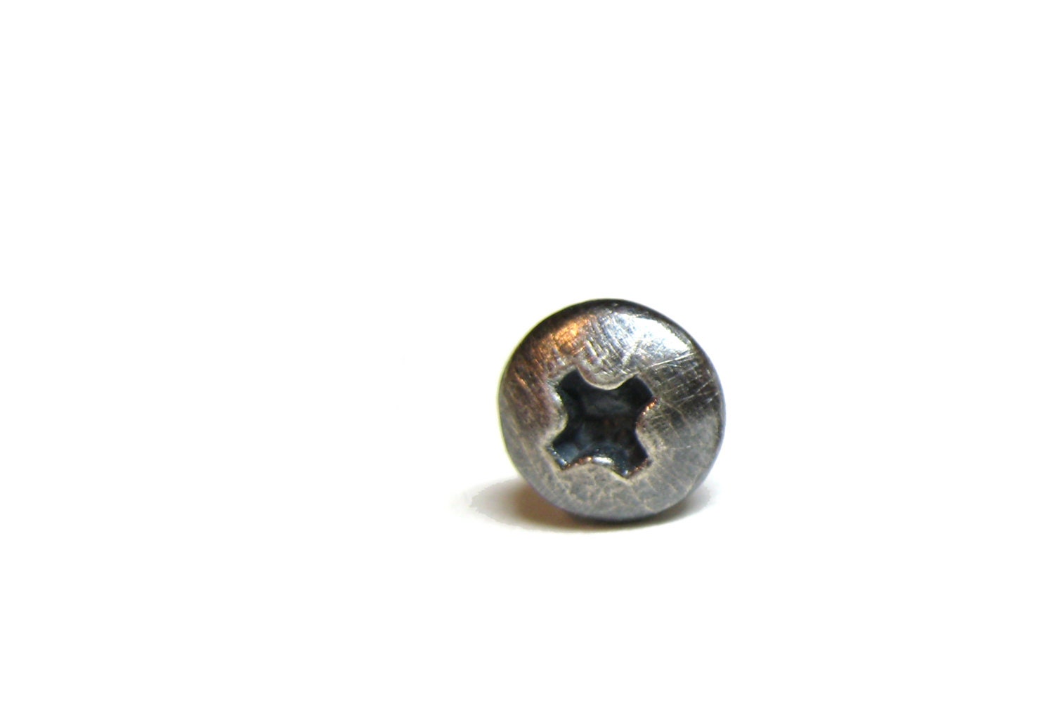 Einzelner Ohrring. Kleiner Kreuzschlitz-Bolzen Ohrstecker in Oxidiertem Silber Für Herren Und Damen. Hardware Schmuck. Eine Kleine Schraubkopf Einzelner Ohrring. Kleiner Kreuzschlitz-Bolzen Ohrstecker in Oxidiertem Silber Für Herren Und Damen. Hardware Schmuck. Eine Kleine Schraubkopf von FleschShop