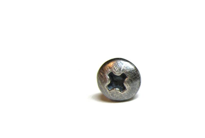 Einzelner Ohrring. Kleiner Kreuzschlitz-Bolzen Ohrstecker in Oxidiertem Silber Für Herren Und Damen. Hardware Schmuck. Eine Kleine Schraubkopf Einzelner Ohrring. Kleiner Kreuzschlitz-Bolzen Ohrstecker in Oxidiertem Silber Für Herren Und Damen. Hardware Schmuck. Eine Kleine Schraubkopf von FleschShop