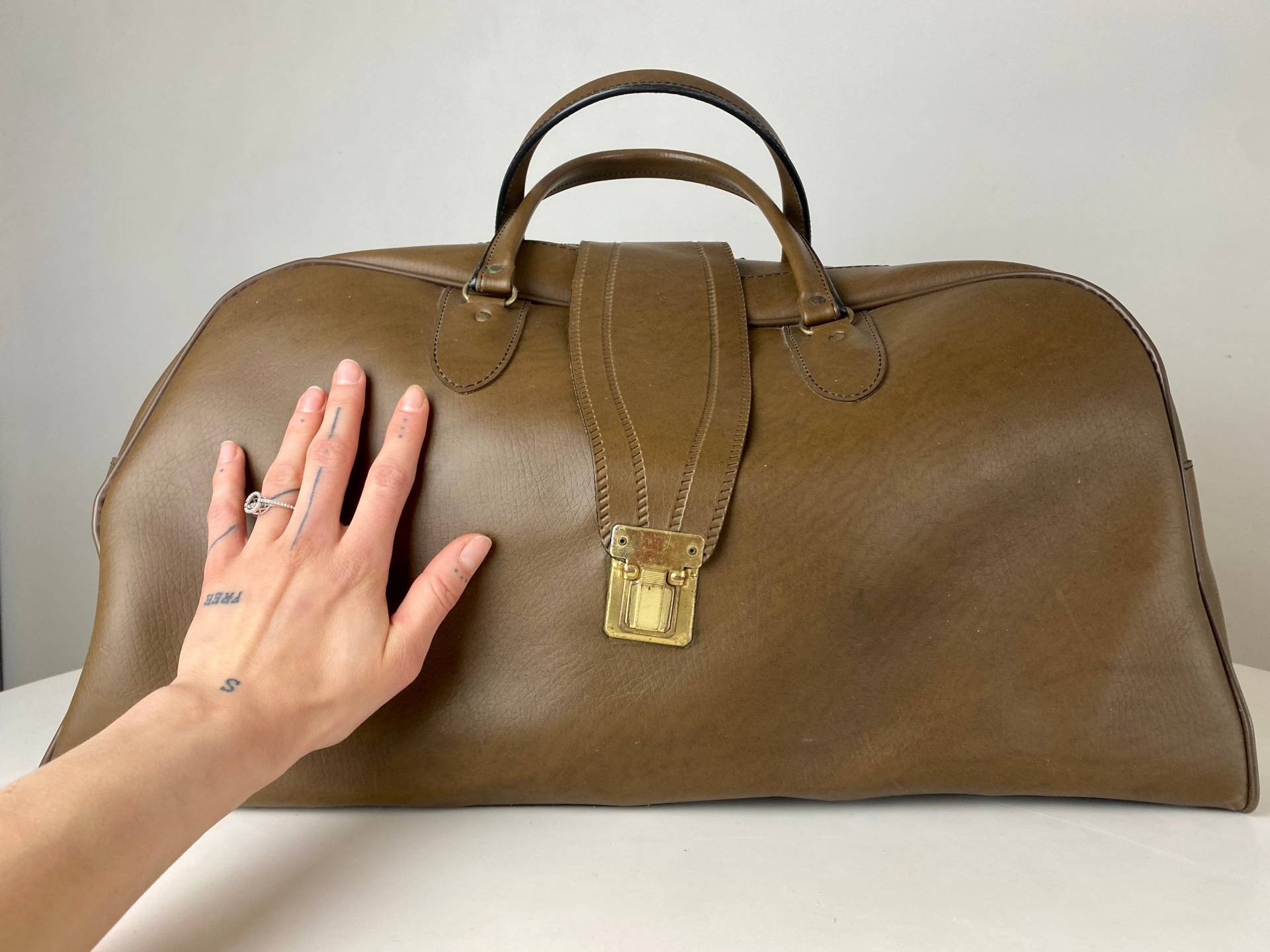 Vintage 70Er Tasche Braune Lederhenkeltasche, Große Aufbewahrungstasche, Reisetasche, Herrentasche, Retrotasche, Schnalle von FleshFresh