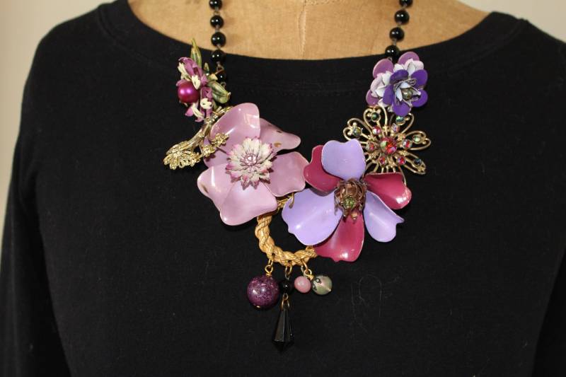 Vintage Up-Cycled Halskette - "Springtime Is Busting Out" Vintage Up-Cycled Halskette - "Springtime Is Busting Out" von FleurSauvage