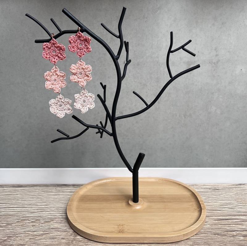 Vollständig Anpassbare Blumenohrringe, Maßgeschneidert Mikro-Makramee-Fadenschmuck, Gehäkelt von Fleurenboucle
