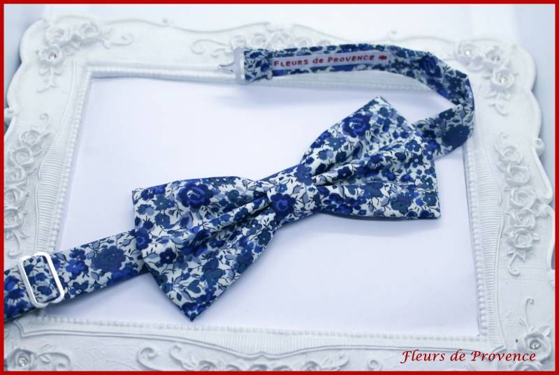 Fliege/Einstecktuch Manschettenknöpfe - Liberty Emma Und Georgina Blau-Weißer Stoff Herren Kinder Babys von FleursProvence