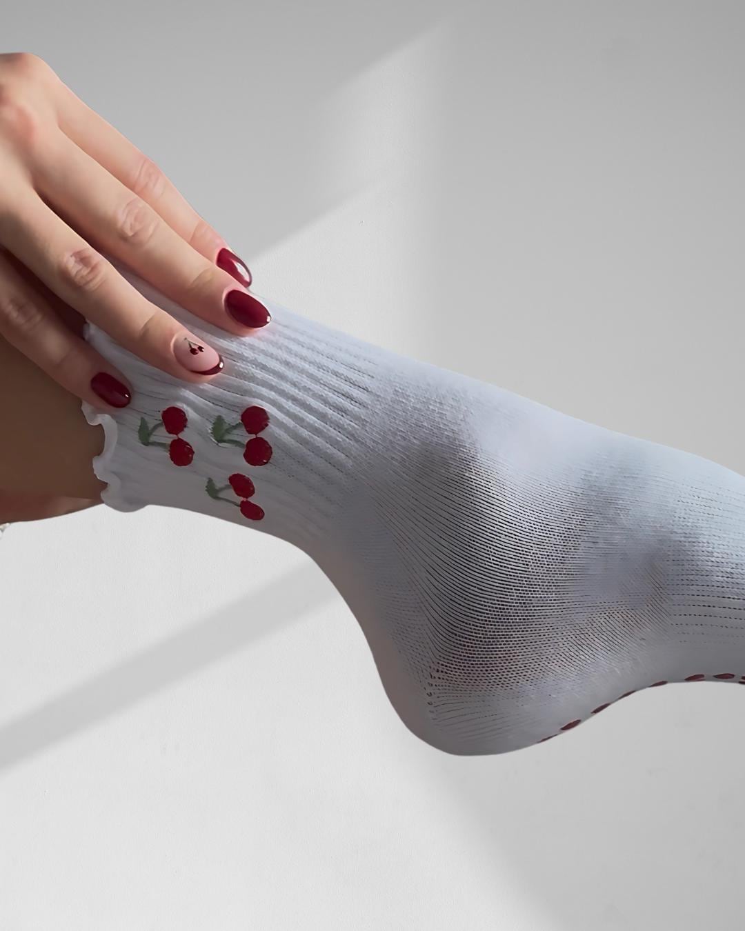 Sommerkirschen - Pilates Socken Sommerkirschen - Pilates Socken von FlexySocks