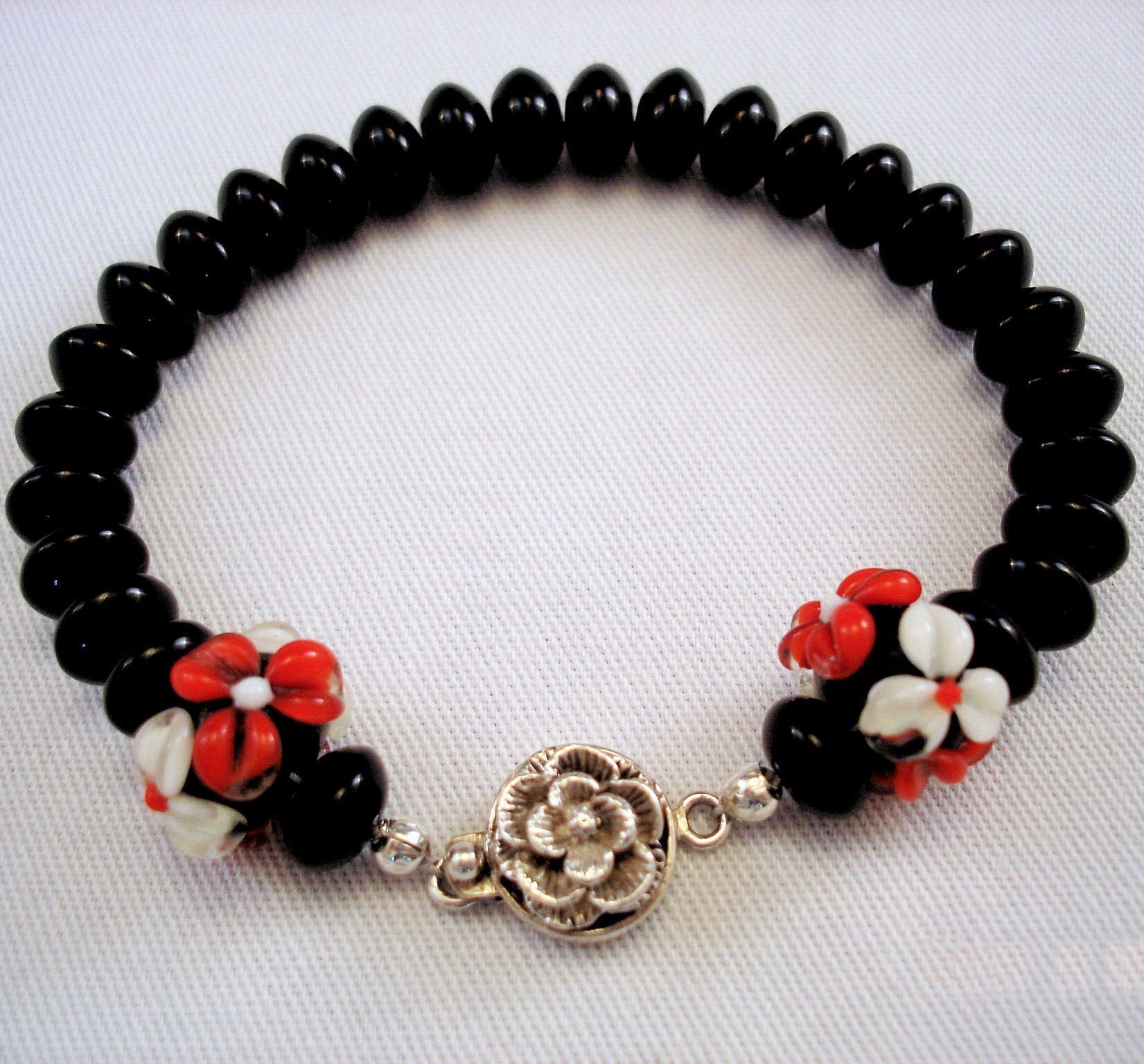 Lampwork Blumen Armband & Ohrringe Schwarzes Glasschmuck Set Lampwork Blumen Armband & Ohrringe Schwarzes Glasschmuck Set von FlightsofFancyDesign