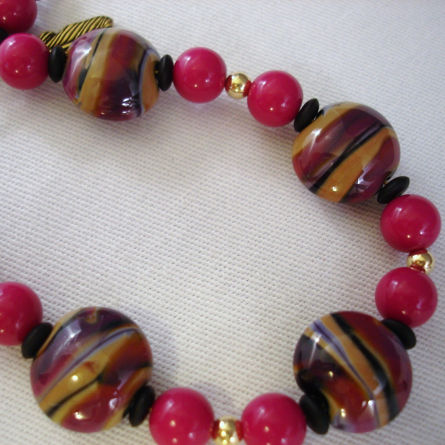 Pflaume Lampwork Perlen Armband Lila, Lavendel & Gold Gefüllt Pflaume Lampwork Perlen Armband Lila, Lavendel & Gold Gefüllt von FlightsofFancyDesign