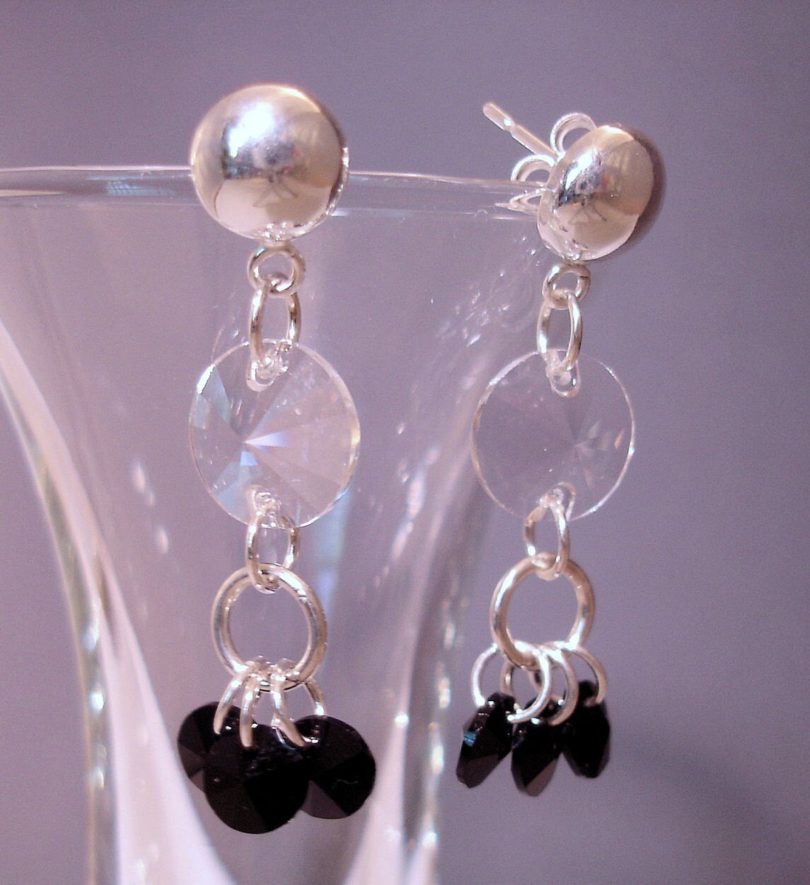 sterling Silber Swarovski Kristall Ohrringe Schwarz & Klar sterling Silber Swarovski Kristall Ohrringe Schwarz & Klar von FlightsofFancyDesign