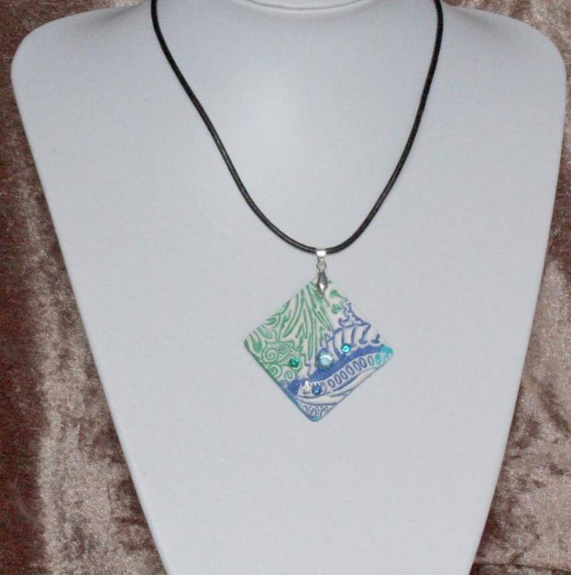 Cooler Modeschmuck Aus Fimo, Mit Lederband von FlinkeNadelCreaktiv