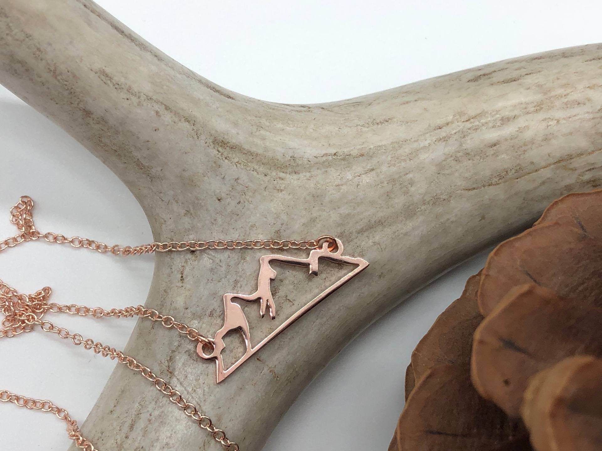 Berg Halskette, Rose Gold Berg, Alpine Berge Fordern, Inspiration Brautjungfer Geschenk, Outdoors, Geschenkideen Berg Halskette, Rose Gold Berg, Alpine Berge Fordern, Inspiration Brautjungfer Geschenk, Outdoors, Geschenkideen von FlintnFeather
