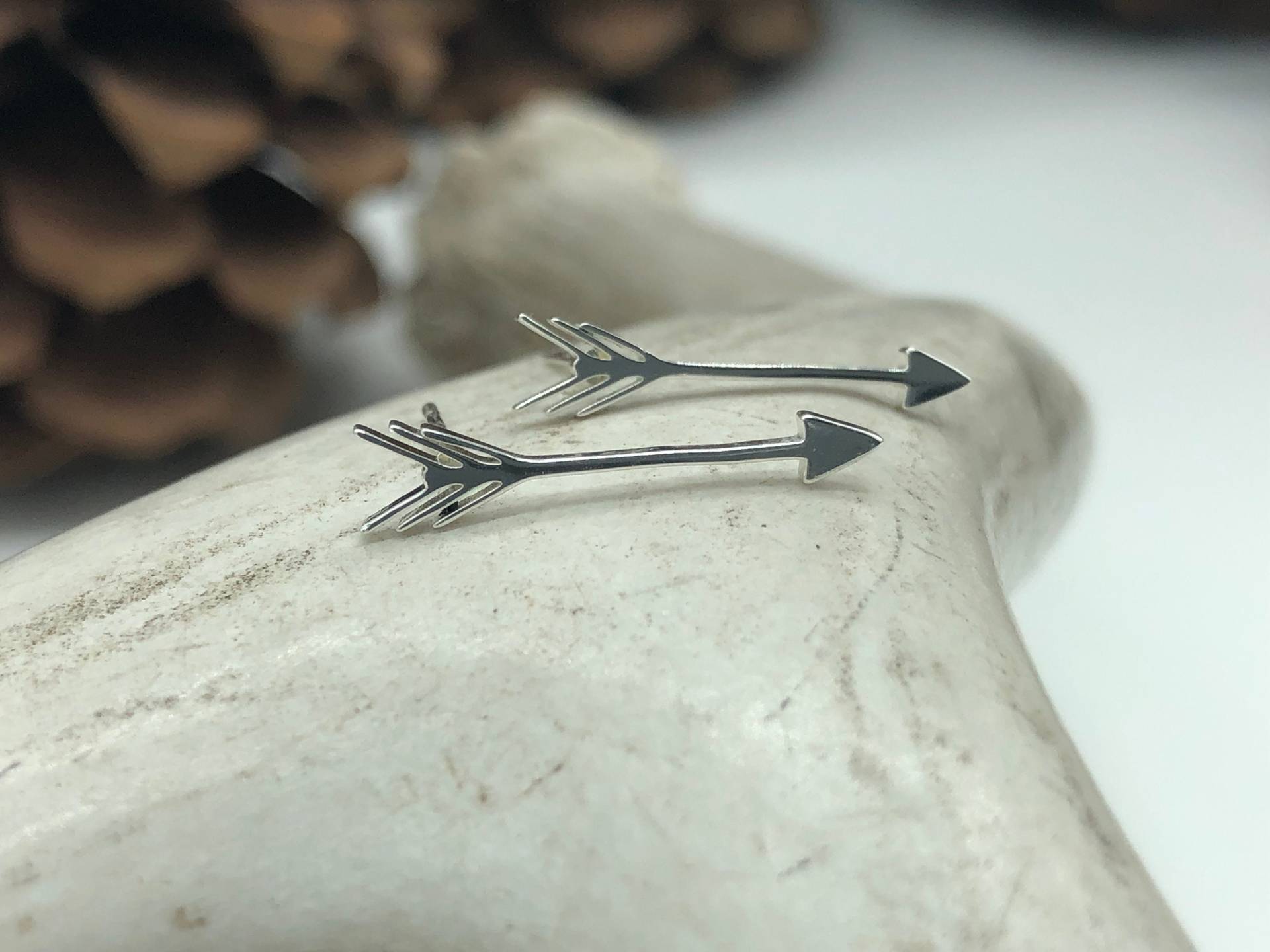Silberpfeil Ohrstecker, Zierliche Pfeil Ohrringe, Süße Silberpfeil, Mini Pfeile, Und Bogen, Schmuck, Ohrringe Silberpfeil Ohrstecker, Zierliche Pfeil Ohrringe, Süße Silberpfeil, Mini Pfeile, Und Bogen, Schmuck, Ohrringe von FlintnFeather