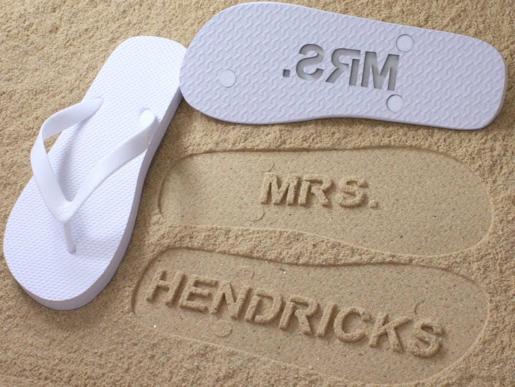 Braut Name Benutzerdefinierte Flip Flops - Personalisierte Hochzeit Name. Erhältlich in 140+ Farbkombinationen Braut Name Benutzerdefinierte Flip Flops - Personalisierte Hochzeit Name. Erhältlich in 140+ Farbkombinationen von FlipSideFlipFlops