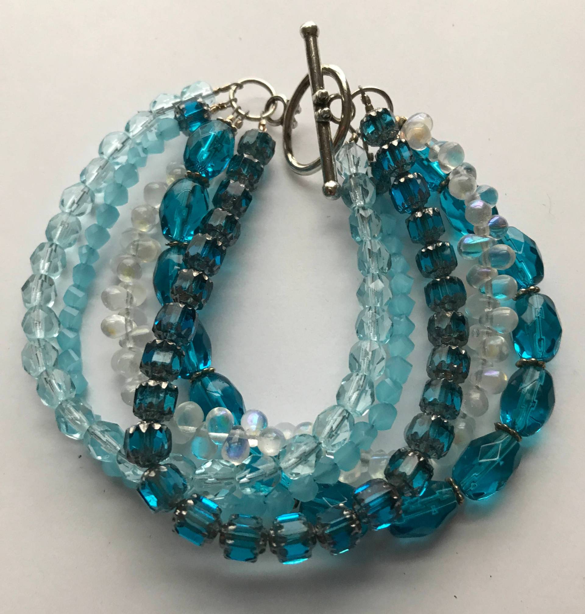 Armband - Strang 5 Blaues Glas von FlippedJewelry