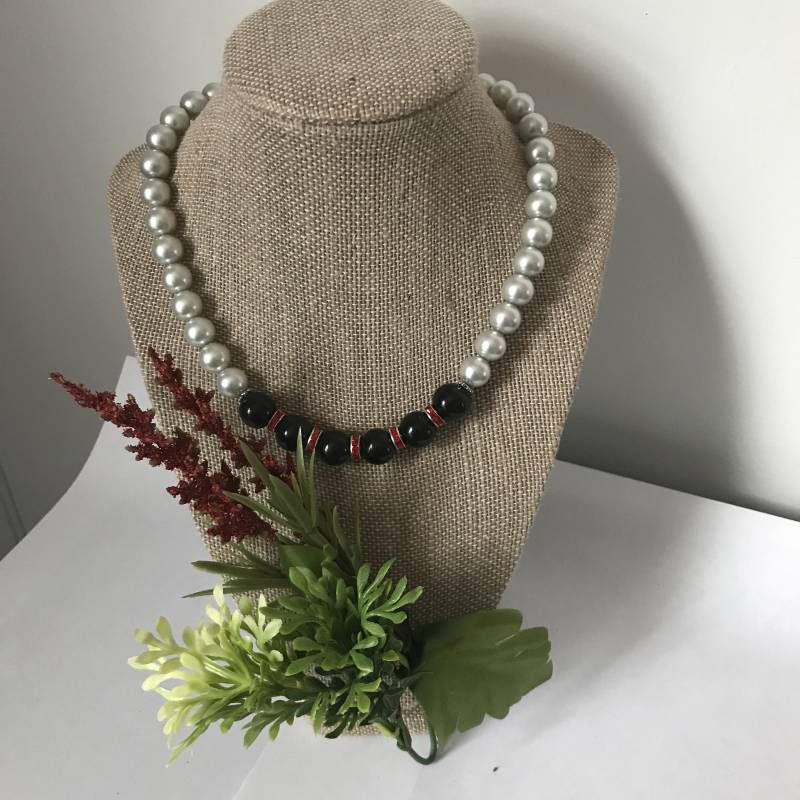 Halskette - Burgundy Bubblegum Halskette - Burgundy Bubblegum von FlippedJewelry