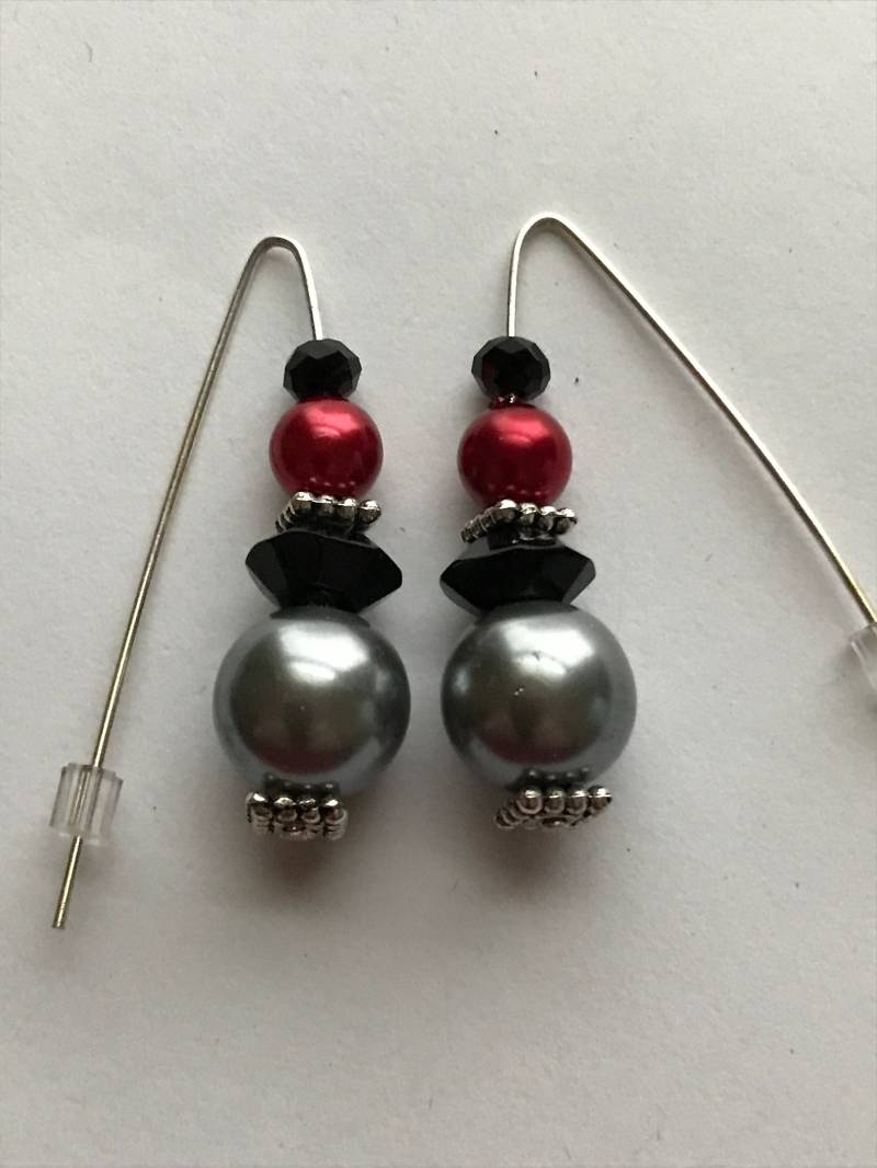 Ohrringe - Grau, Schwarz Und Rot Stapel Ohrringe - Grau, Schwarz Und Rot Stapel von FlippedJewelry