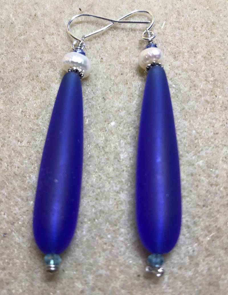 Ohrringe - Navy Seaglass Mit Einer Perle Ohrringe - Navy Seaglass Mit Einer Perle von FlippedJewelry